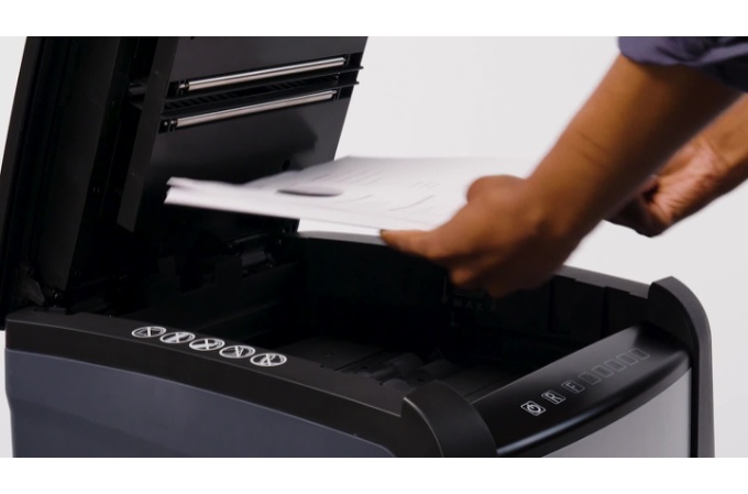 GBC AutoFeed+ Home Office Shredder, 150X, Micro-Cut, P-4, 150 